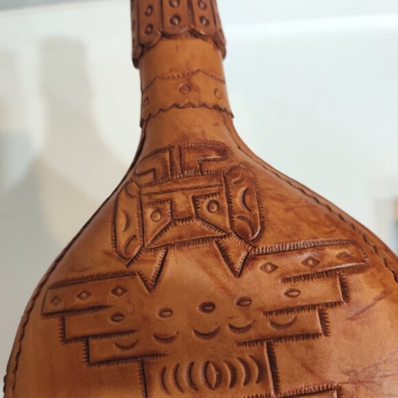 Vtg Leather Tooled Wrapped Wine/Liquor Decanter Columbian Souvenir Art Bottle - Picture 11 of 16